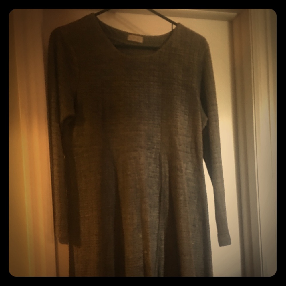 Line gray woman’s large dress